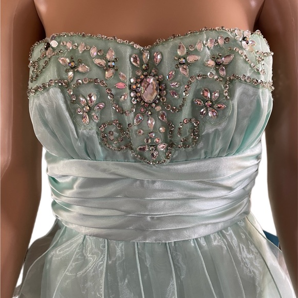 Sea Green Sleeveless Rhinestones Embellished Fit & Flare Dress Size 7/8 Prom - Picture 14 of 15